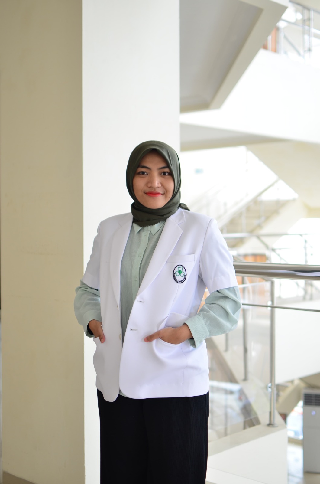dr. Rifkia Izza Maorits